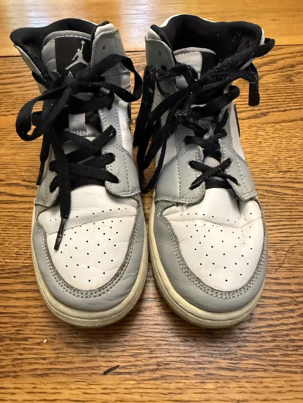 Air Jordan 1 Mid Shoes Youth Size 5Y Retro Basketball 554725-092